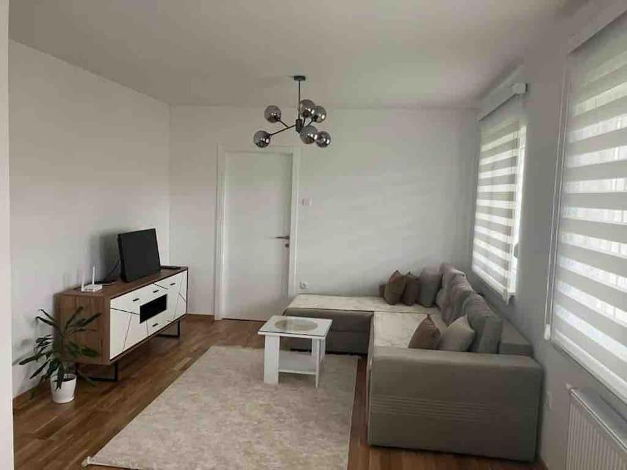 Apartman Vrbas 1 + Podzemna Garaza Banja Luka Exterior photo