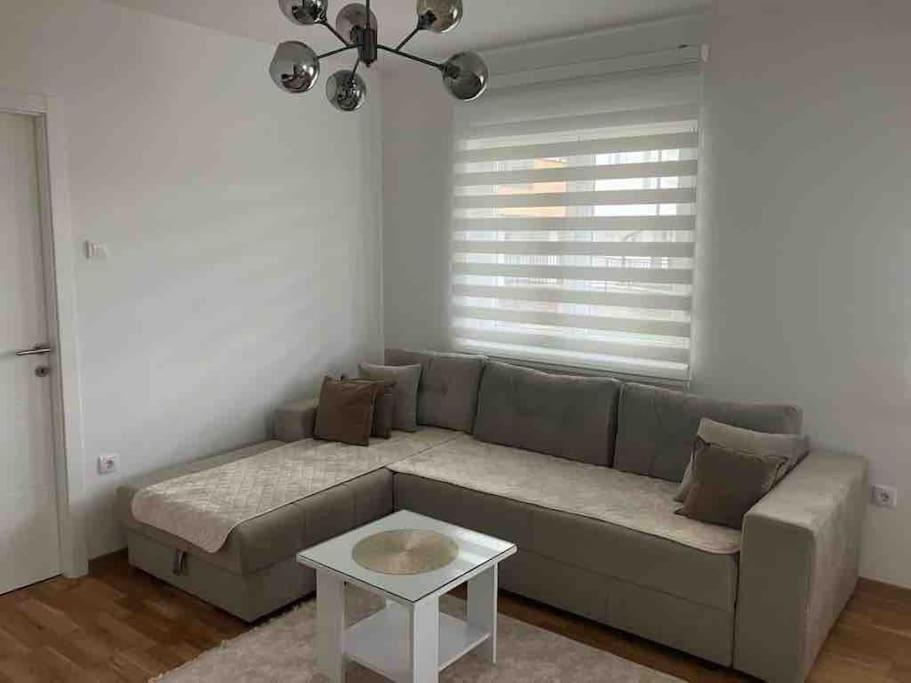 Apartman Vrbas 1 + Podzemna Garaza Banja Luka Exterior photo